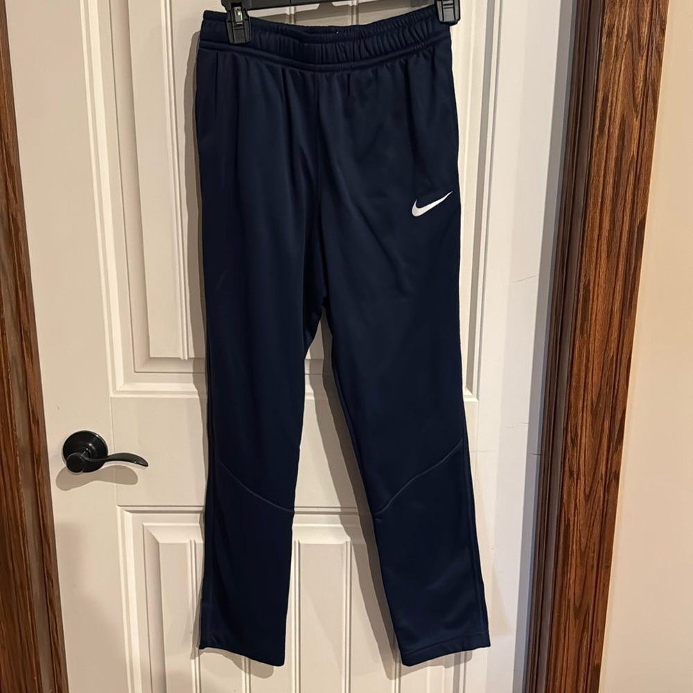 Nike Boys Joggers Pants Athletic size XL. Navy.